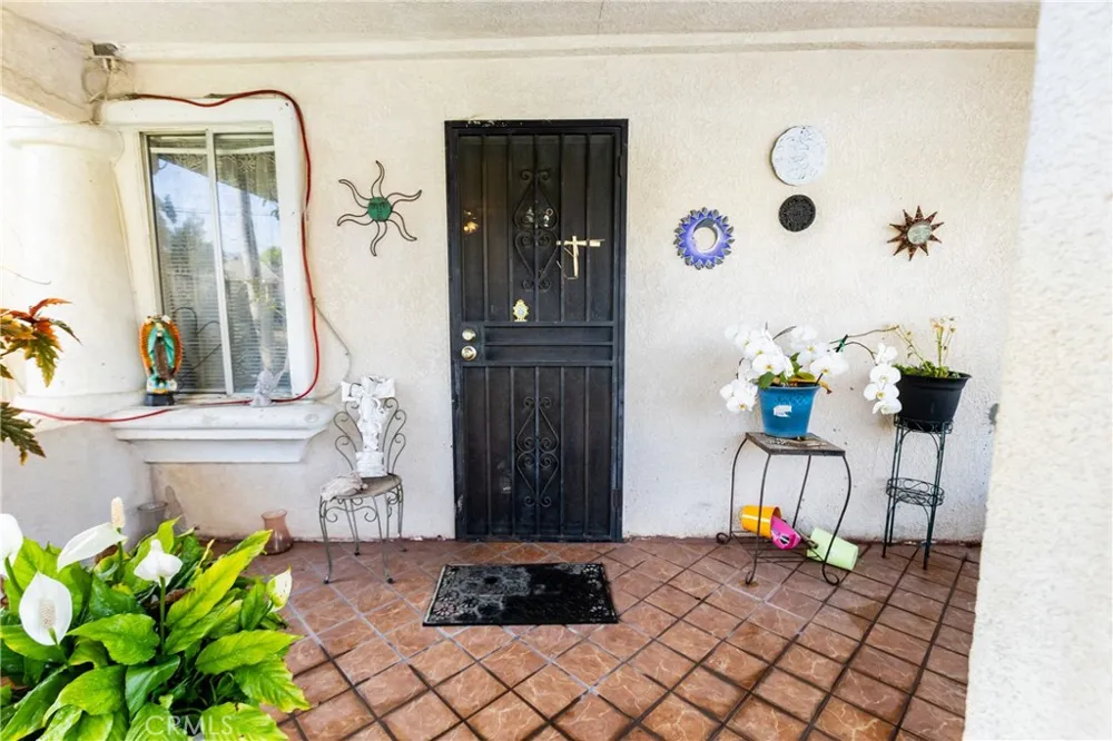 952 Orange Grove San Fernando, CA 91340