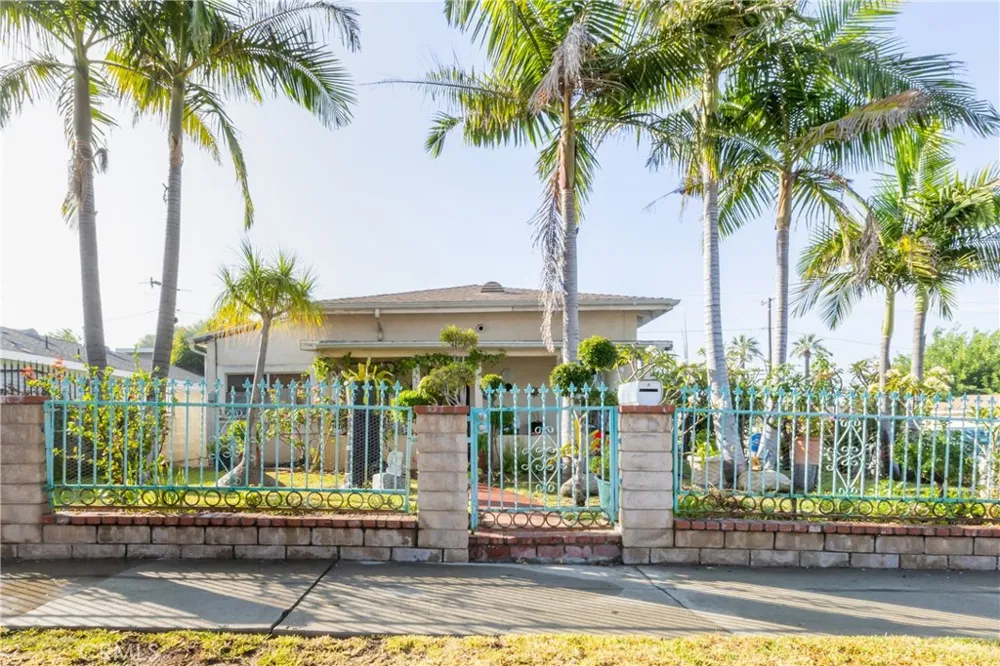 952 Orange Grove San Fernando, CA 91340