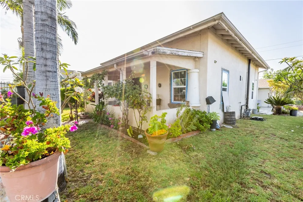952 Orange Grove San Fernando, CA 91340