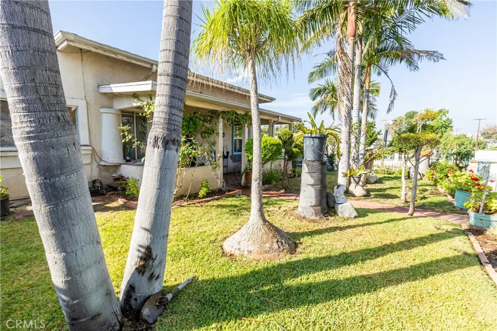 952 Orange Grove San Fernando, CA 91340