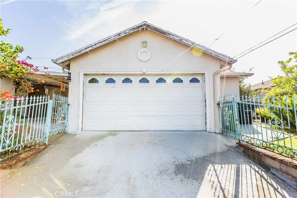 952 Orange Grove San Fernando, CA 91340