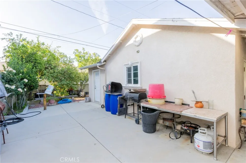 952 Orange Grove San Fernando, CA 91340
