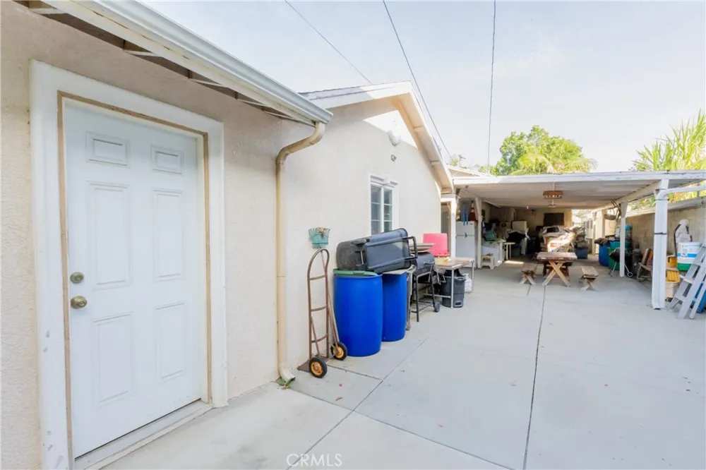 952 Orange Grove San Fernando, CA 91340