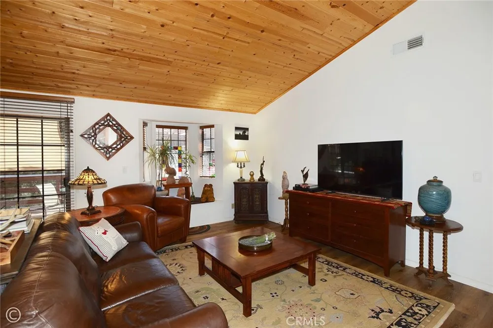 15417 Acacia Pine Mountain Club, CA 93222