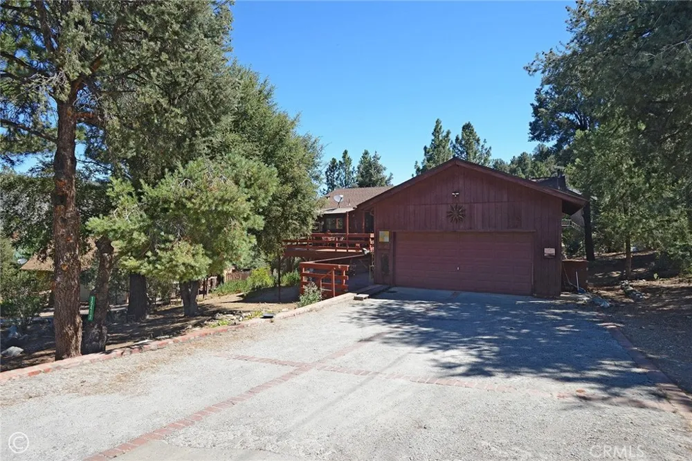 15417 Acacia Pine Mountain Club, CA 93222