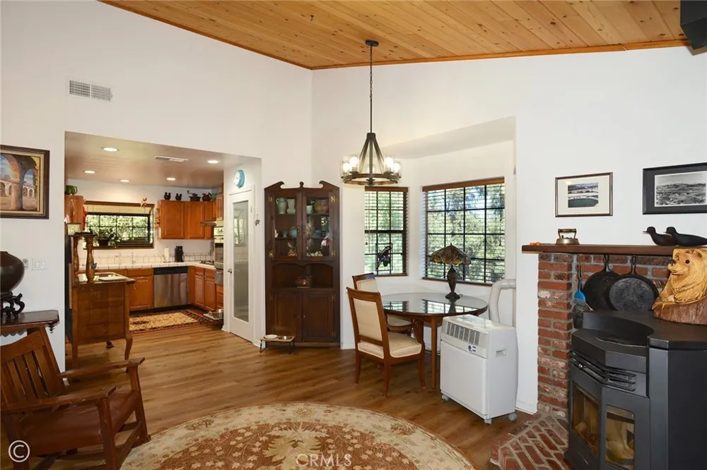 15417 Acacia Pine Mountain Club, CA 93222