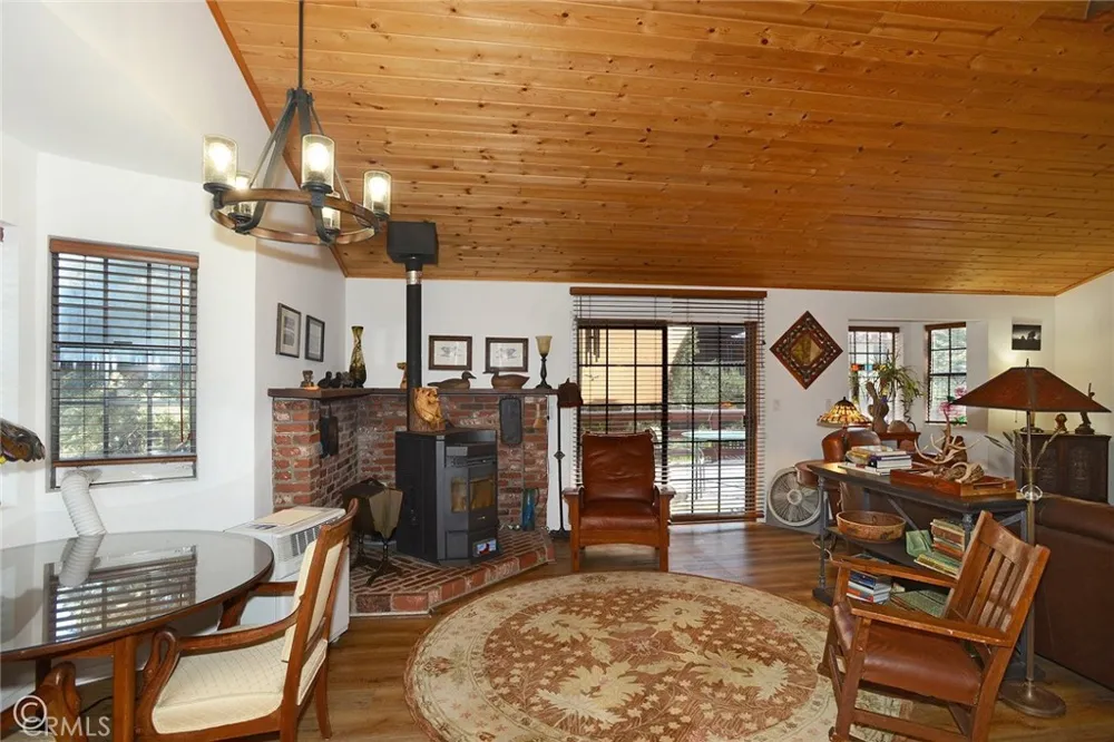 15417 Acacia Pine Mountain Club, CA 93222