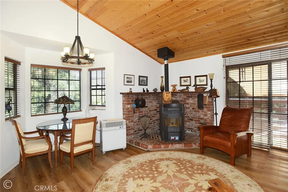 15417 Acacia Pine Mountain Club, CA 93222