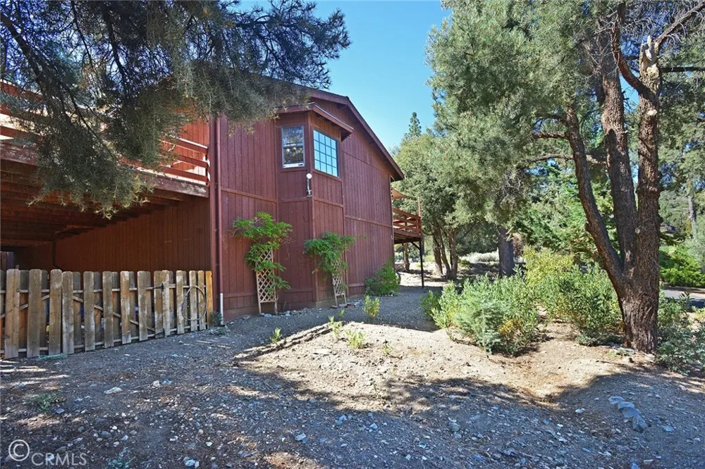 15417 Acacia Pine Mountain Club, CA 93222
