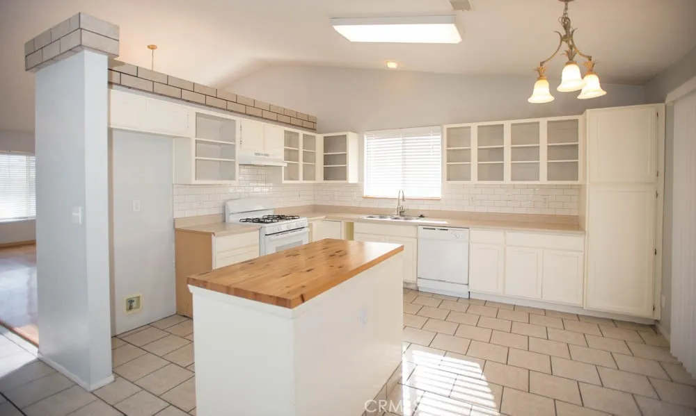 3608 Brabham Rosamond, CA 93560