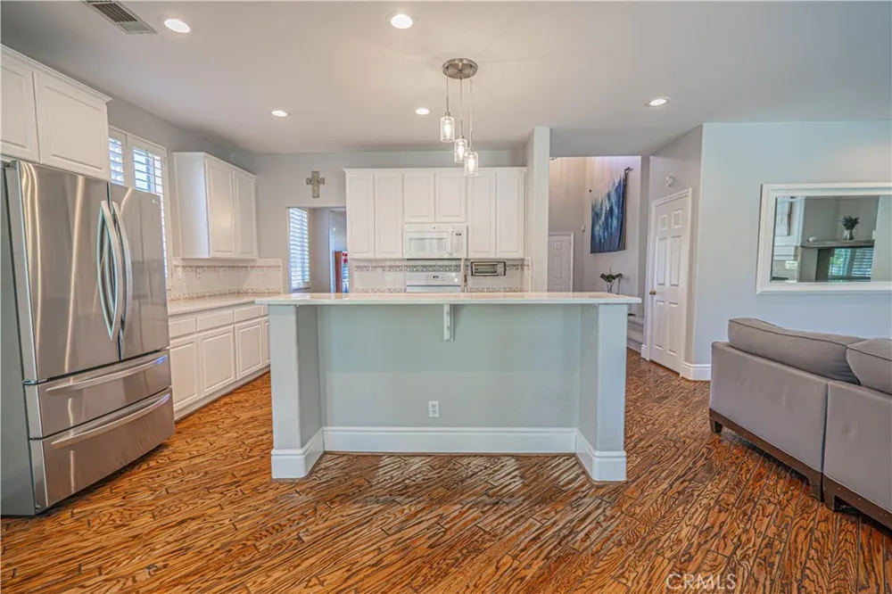 25317 Oak Ridge Drive Saugus, CA 91350