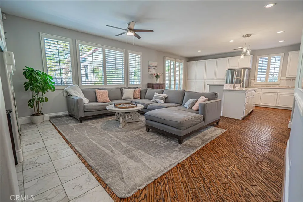 25317 Oak Ridge Drive Saugus, CA 91350