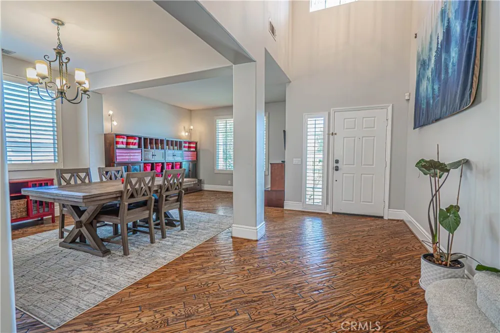 25317 Oak Ridge Drive Saugus, CA 91350