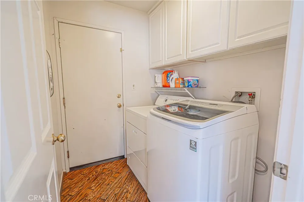 25317 Oak Ridge Drive Saugus, CA 91350