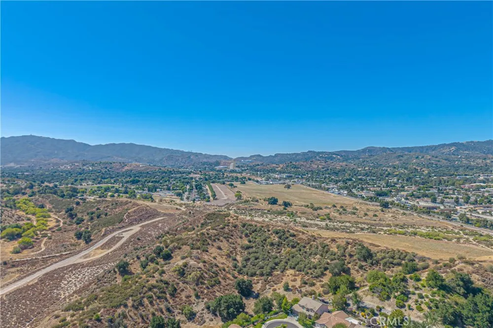 25317 Oak Ridge Drive Saugus, CA 91350