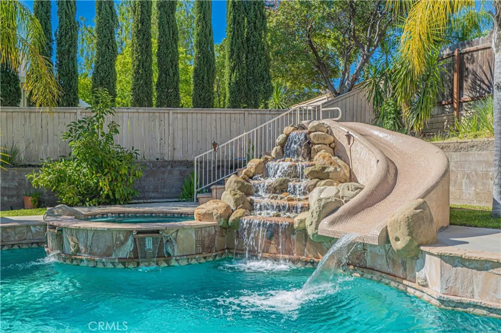 25317 Oak Ridge Drive Saugus, CA 91350