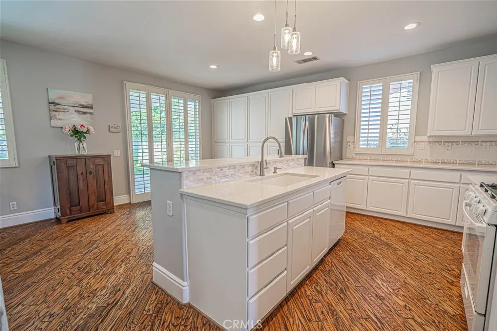 25317 Oak Ridge Drive Saugus, CA 91350