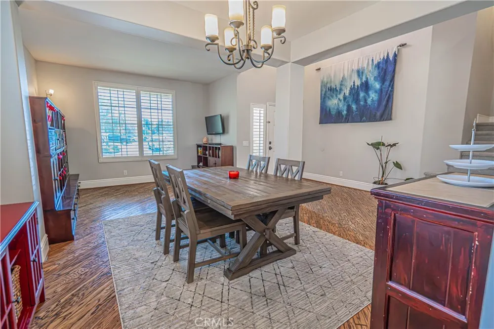 25317 Oak Ridge Drive Saugus, CA 91350