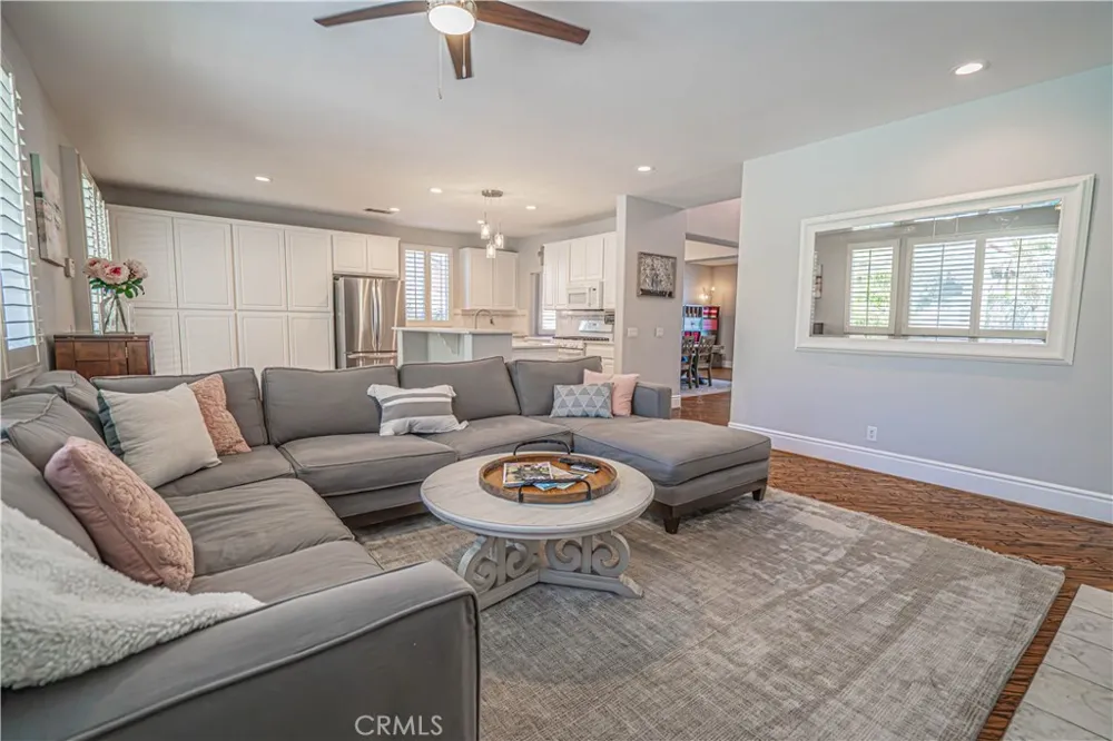 25317 Oak Ridge Drive Saugus, CA 91350