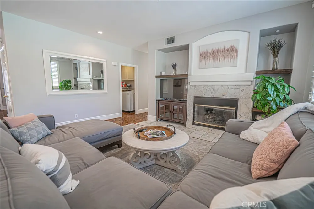 25317 Oak Ridge Drive Saugus, CA 91350