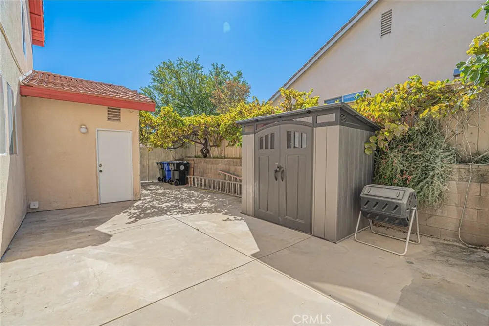 25317 Oak Ridge Drive Saugus, CA 91350