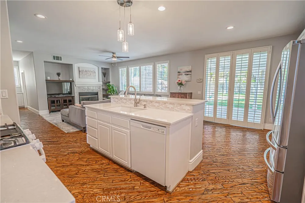 25317 Oak Ridge Drive Saugus, CA 91350