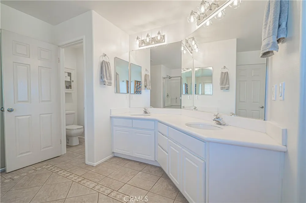 25317 Oak Ridge Drive Saugus, CA 91350