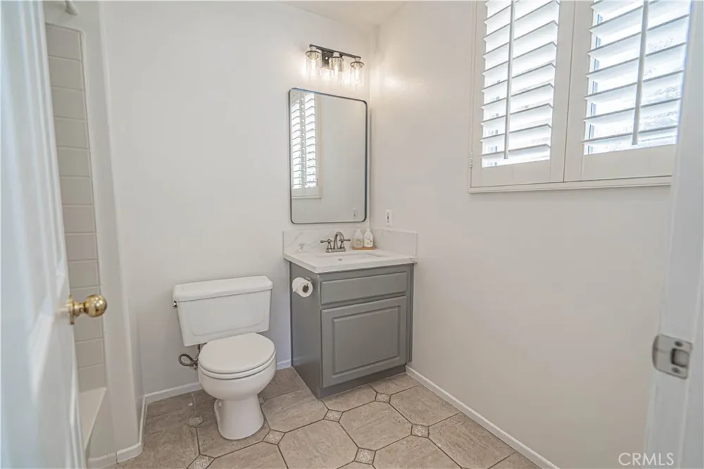 25317 Oak Ridge Drive Saugus, CA 91350