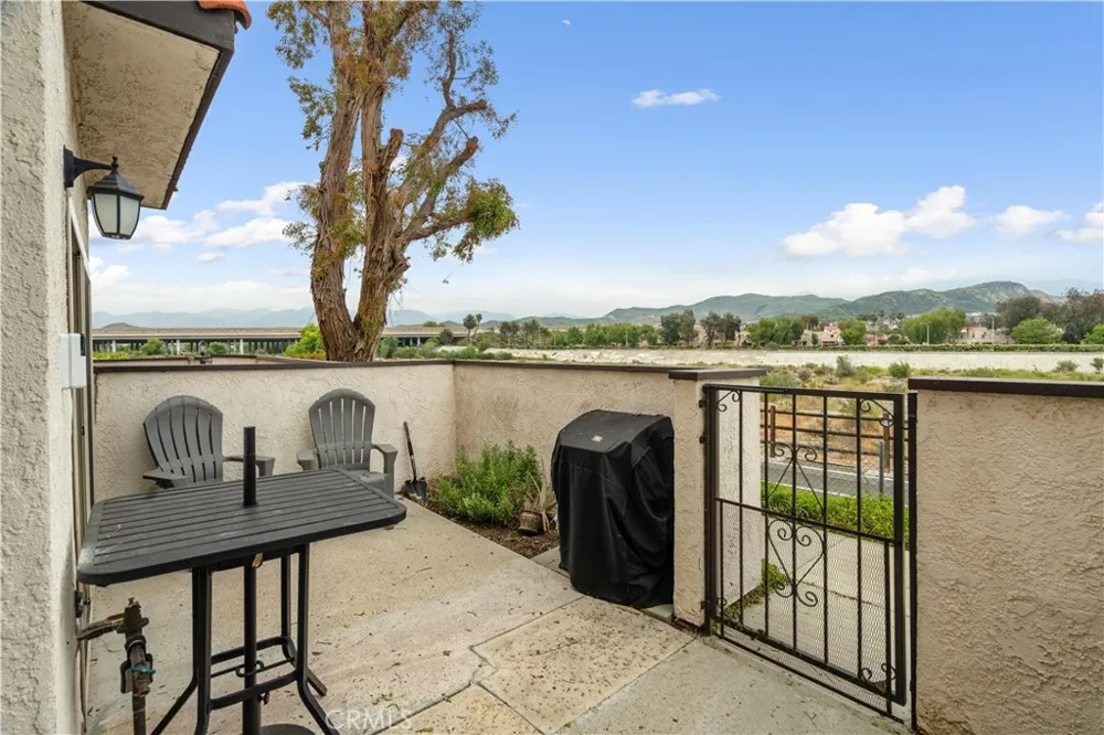 27612 Nugget #5 Canyon Country, CA 91387