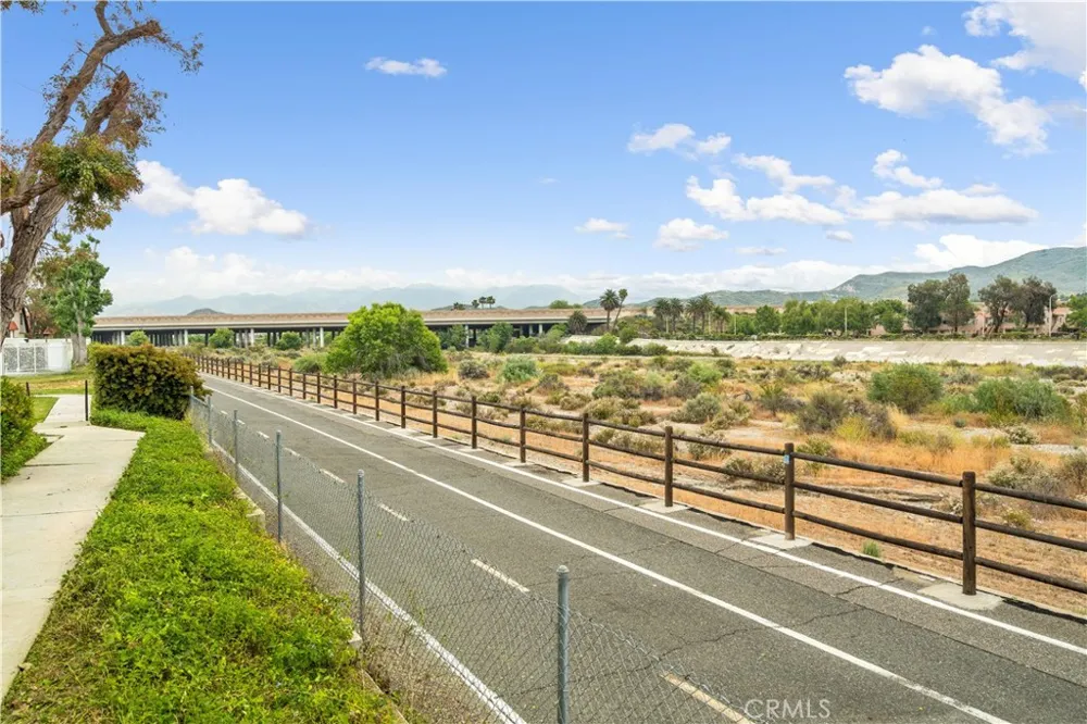 27612 Nugget #5 Canyon Country, CA 91387