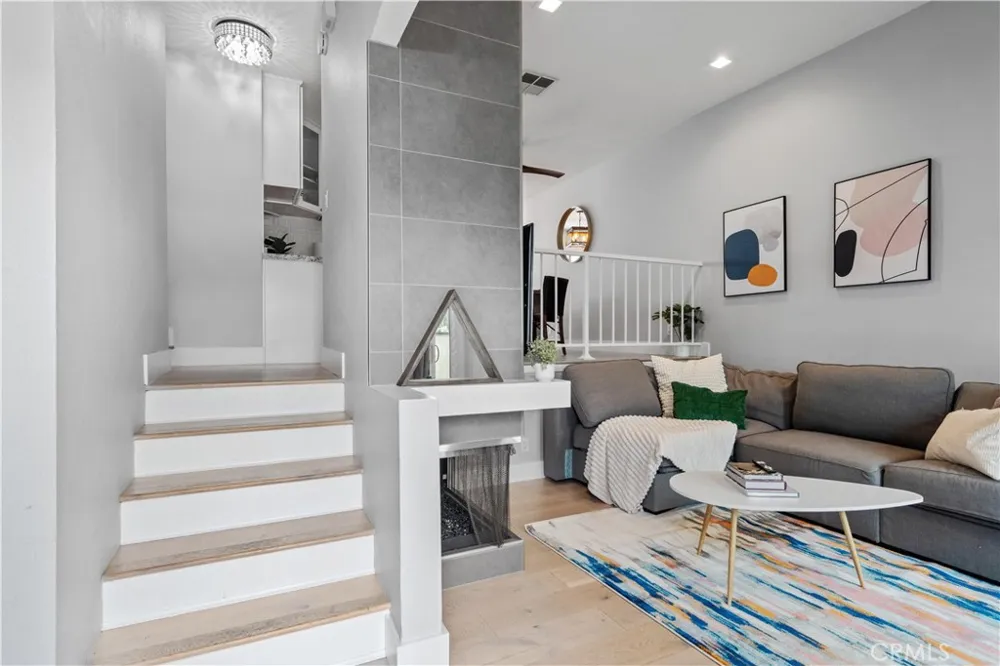 27612 Nugget #5 Canyon Country, CA 91387