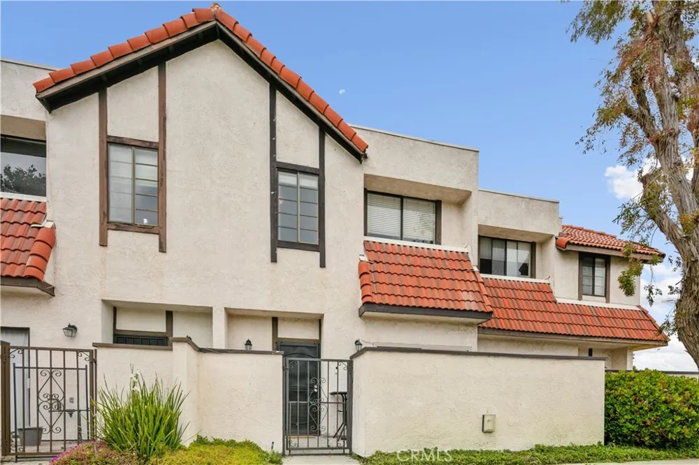 27612 Nugget #5 Canyon Country, CA 91387