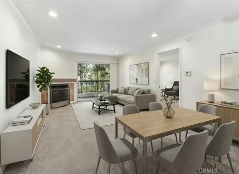 5535 Canoga #209