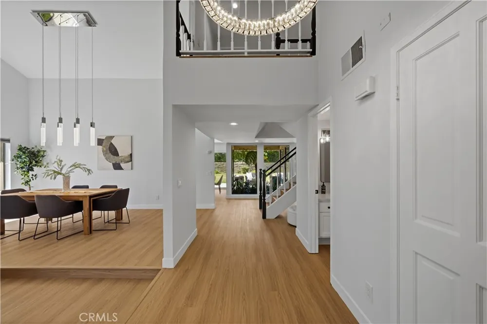 29033 Hollow Oak Court Agoura Hills, CA 91301