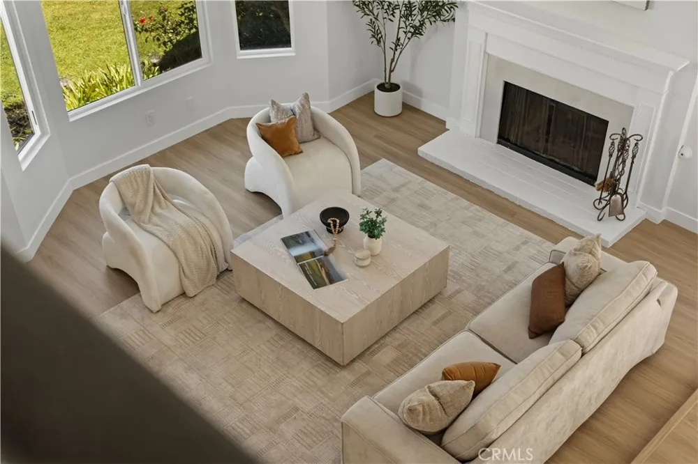 29033 Hollow Oak Court Agoura Hills, CA 91301