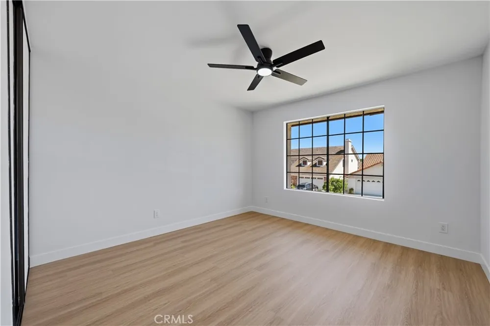 29033 Hollow Oak Court Agoura Hills, CA 91301