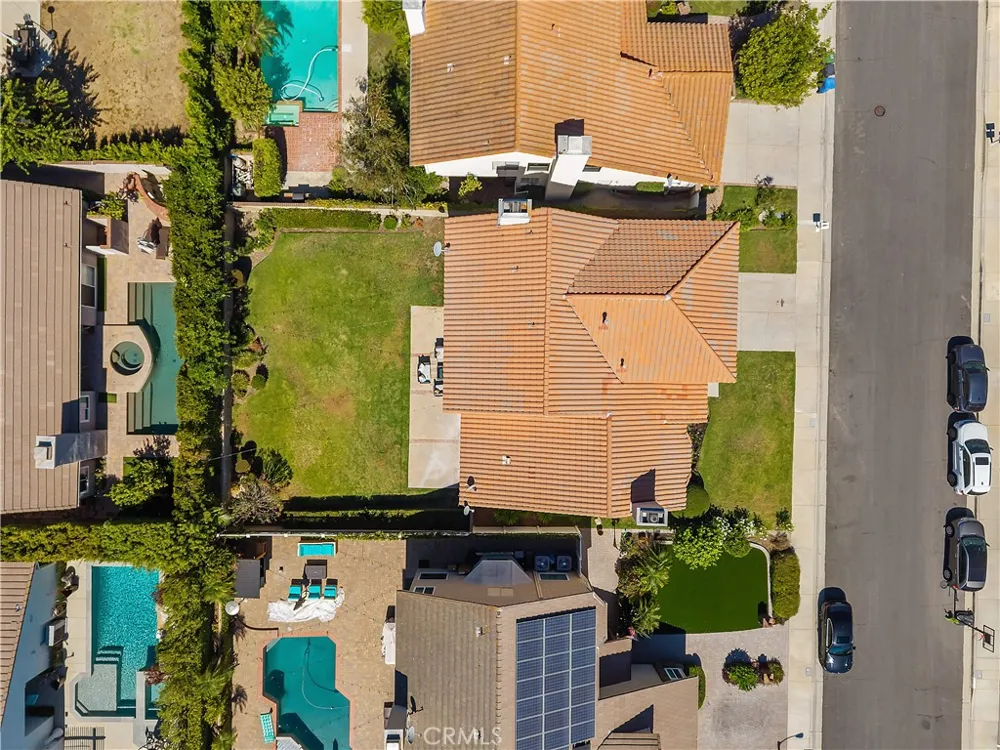 29033 Hollow Oak Court Agoura Hills, CA 91301