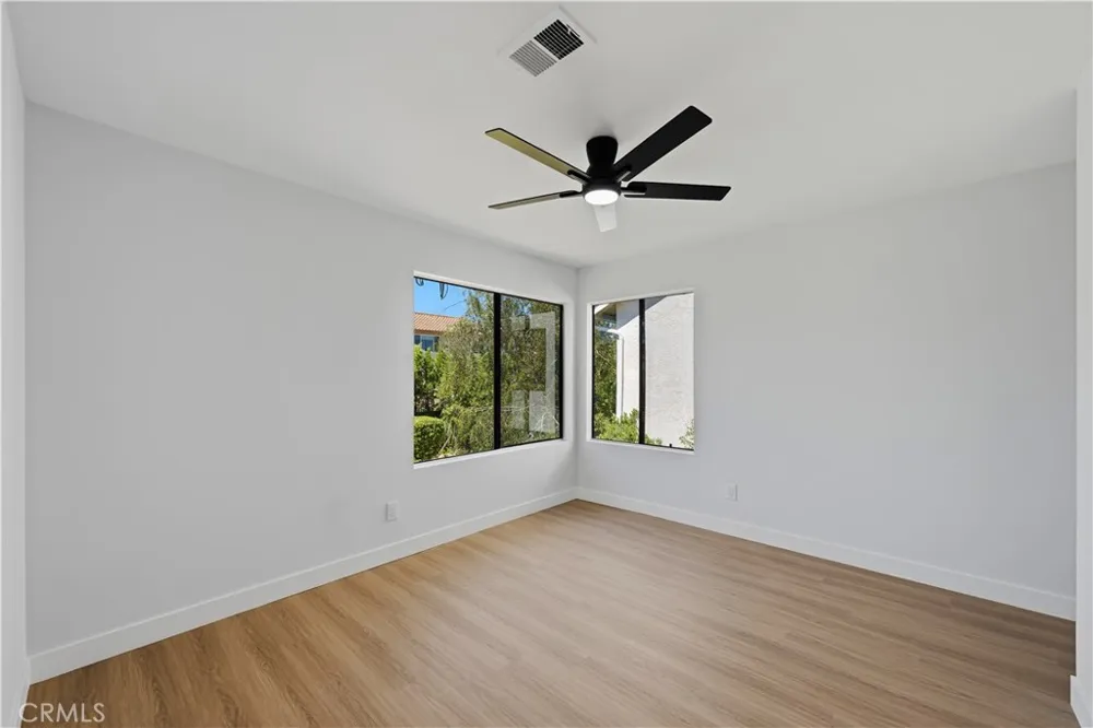 29033 Hollow Oak Court Agoura Hills, CA 91301