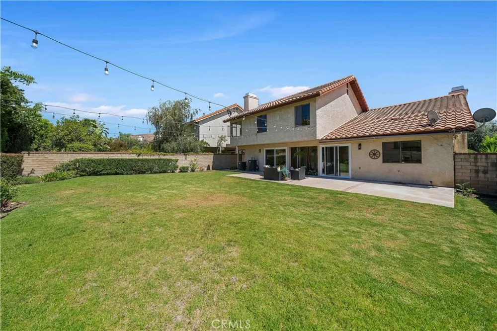 29033 Hollow Oak Court Agoura Hills, CA 91301