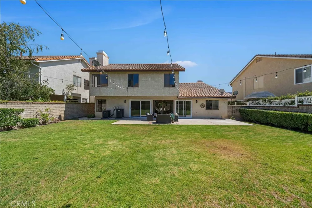 29033 Hollow Oak Court Agoura Hills, CA 91301