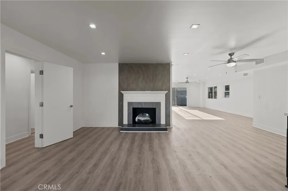6051 Teesdale Avenue Valley Glen, CA 91606
