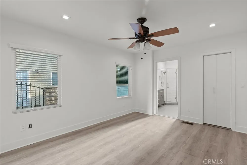 6051 Teesdale Avenue Valley Glen, CA 91606