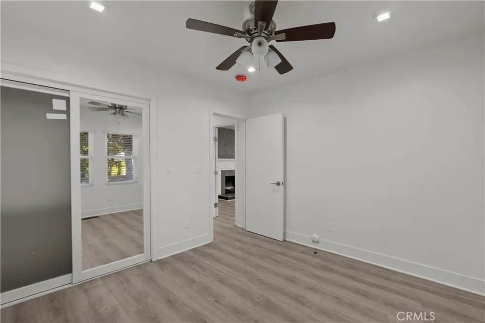 6051 Teesdale Avenue Valley Glen, CA 91606