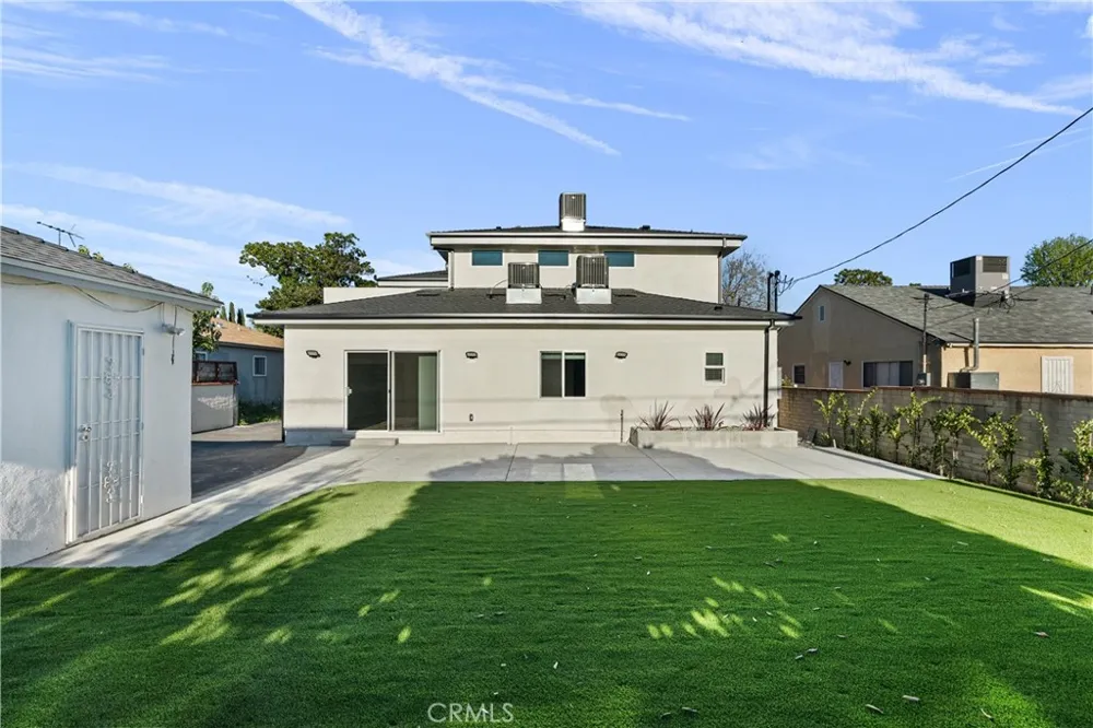 6051 Teesdale Avenue Valley Glen, CA 91606