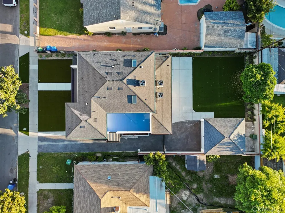 6051 Teesdale Avenue Valley Glen, CA 91606