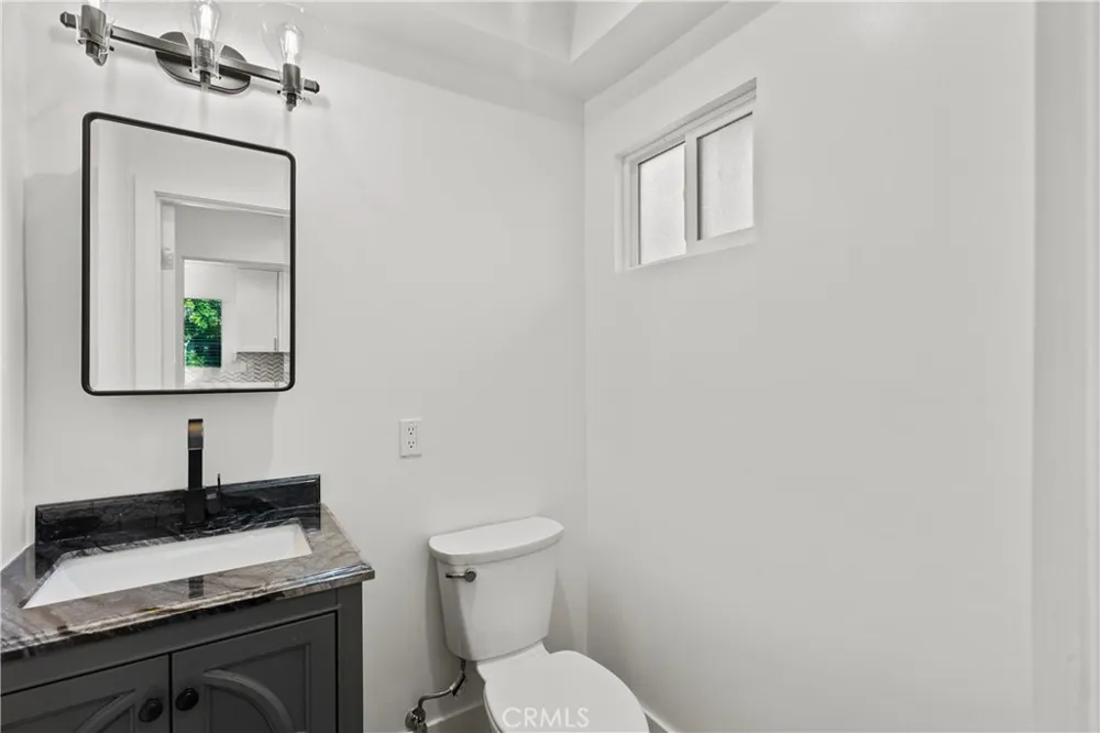6051 Teesdale Avenue Valley Glen, CA 91606