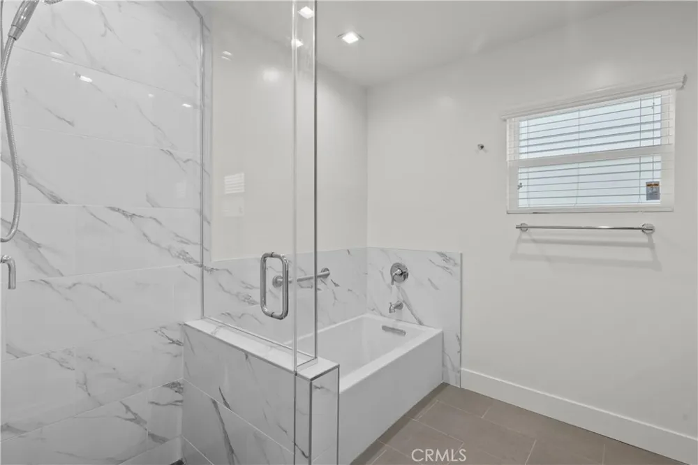 6051 Teesdale Avenue Valley Glen, CA 91606