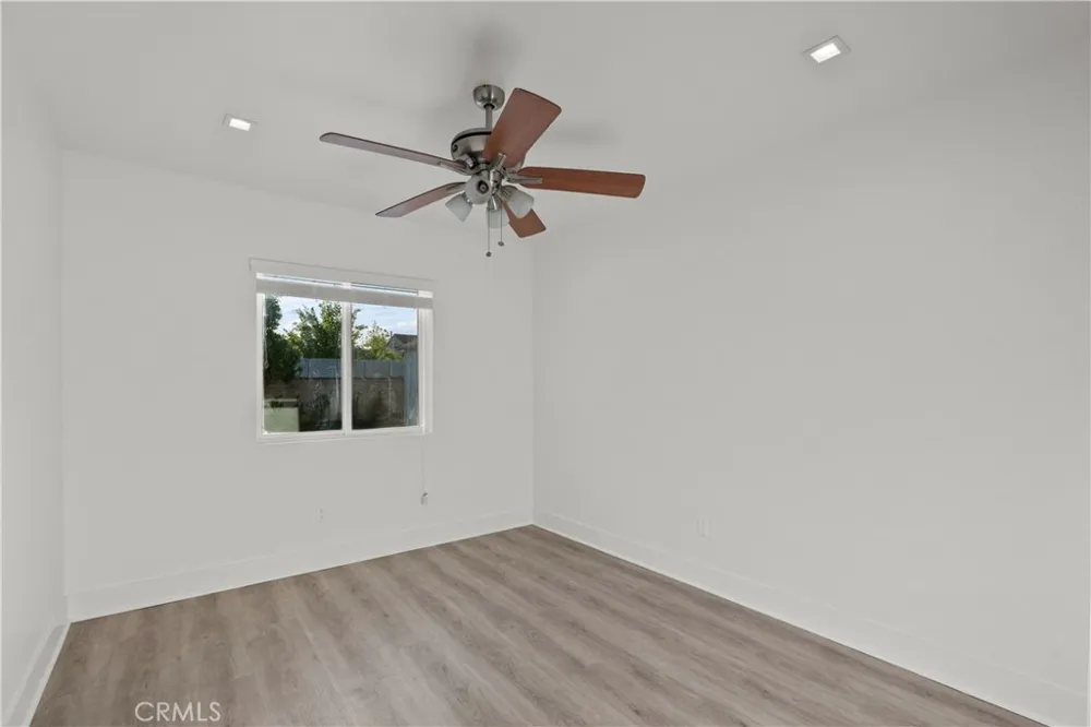 6051 Teesdale Avenue Valley Glen, CA 91606
