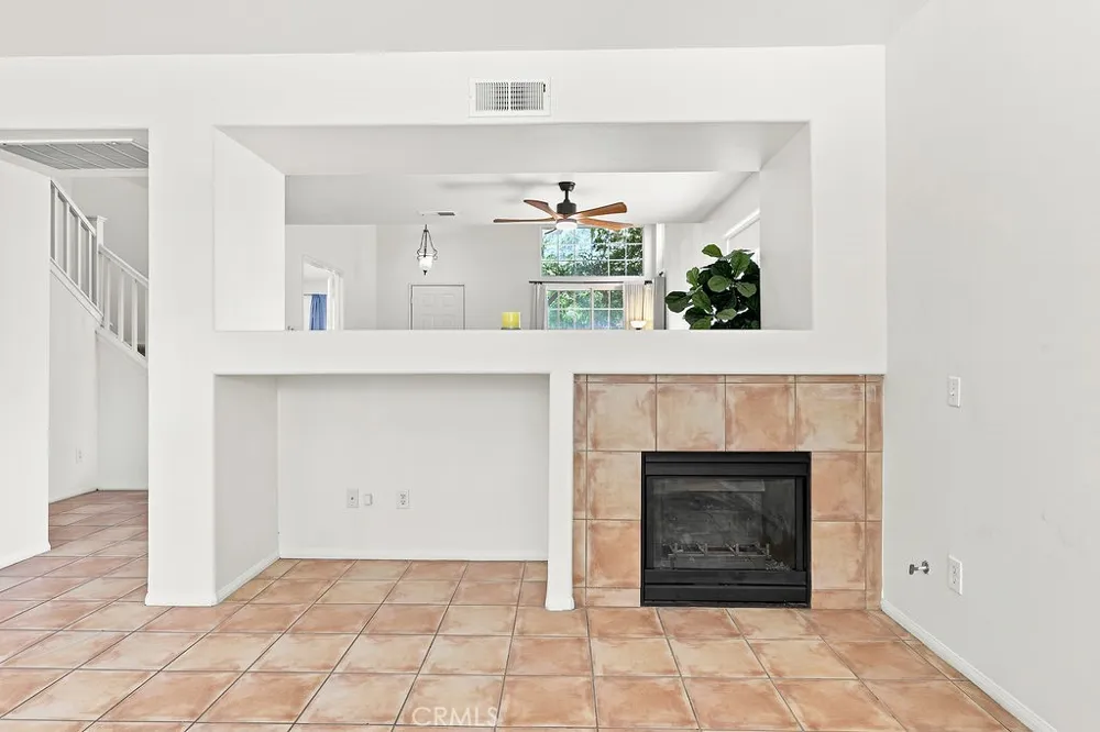 38519 37th E Palmdale, CA 93550