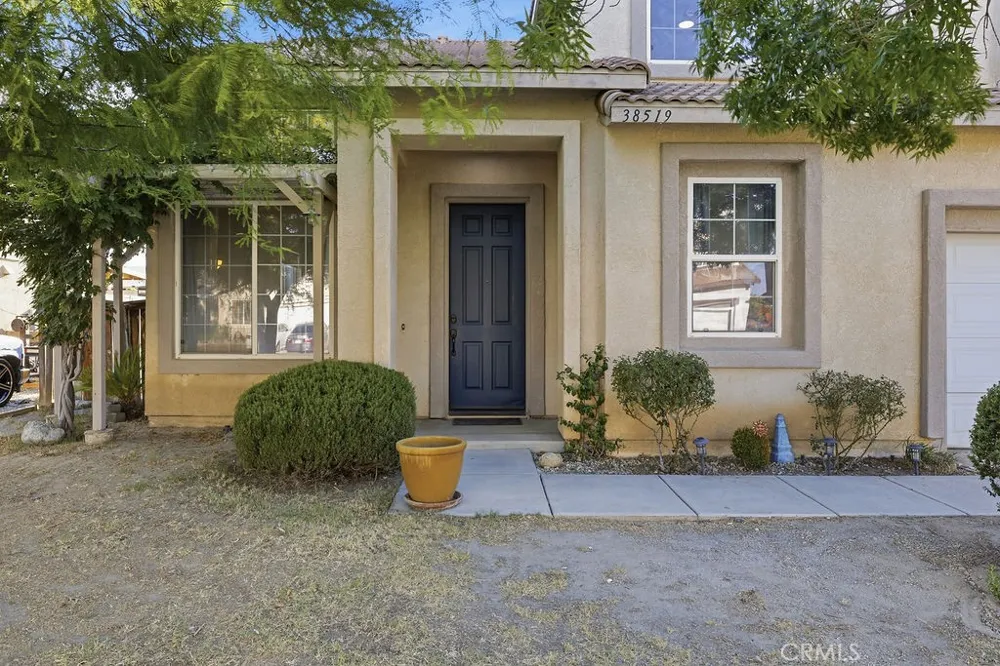 38519 37th E Palmdale, CA 93550